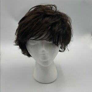 Brown Short Layered Women's Wig A - Unbranded